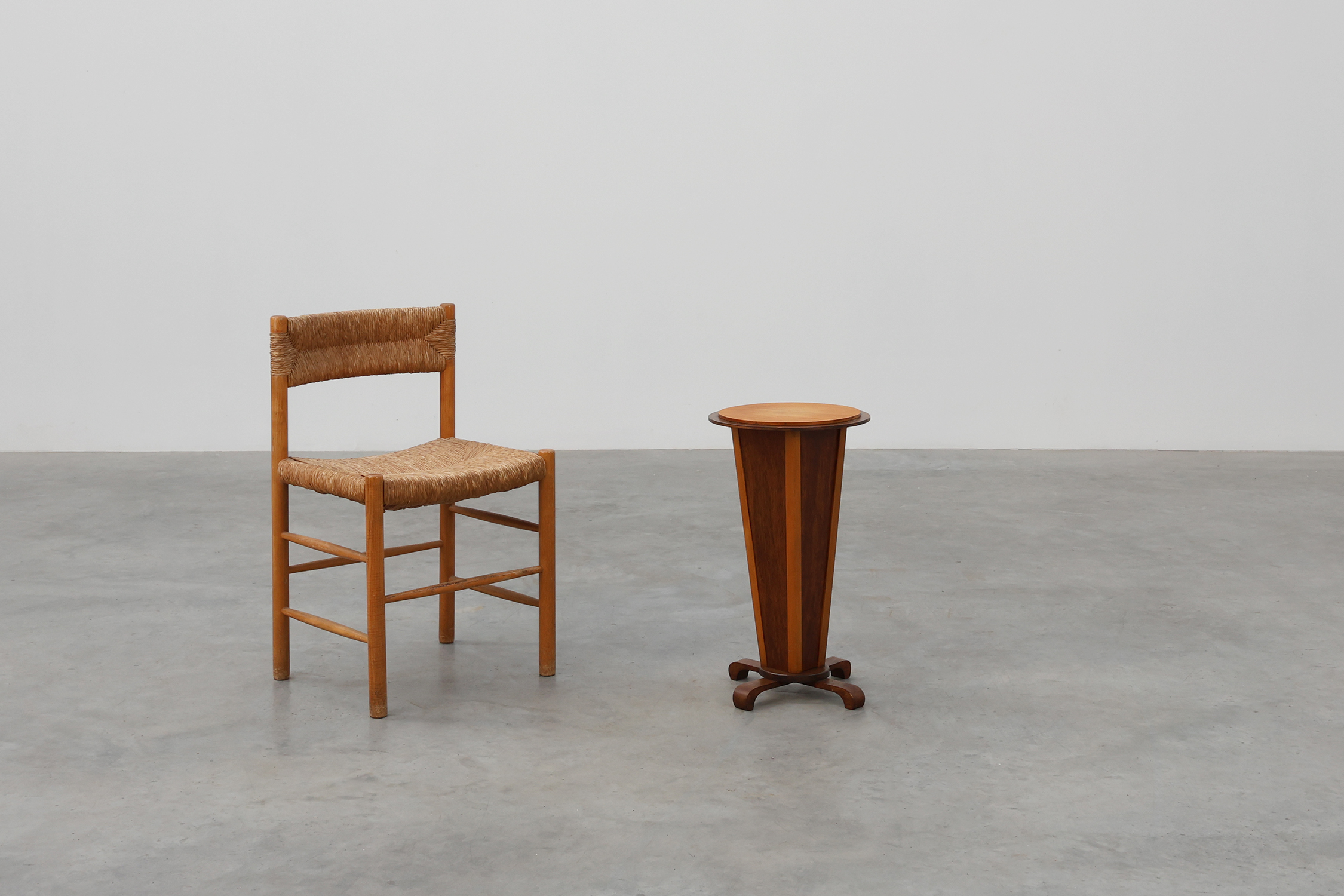 Art Deco round wooden side table, France 1920sthumbnail